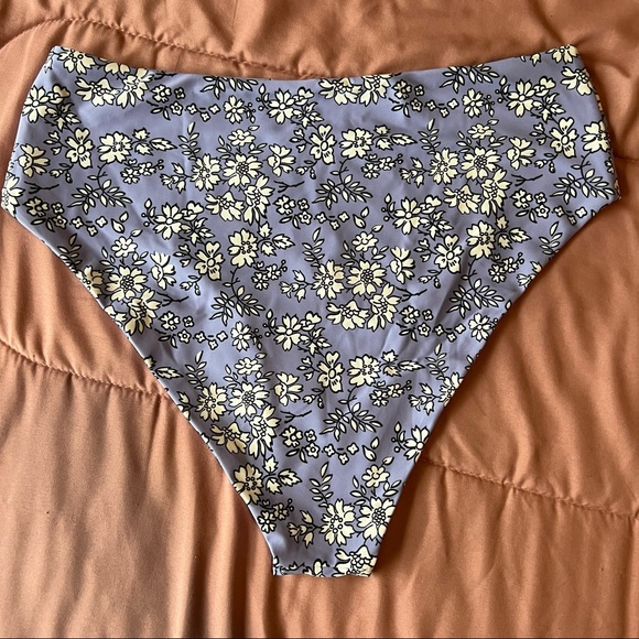 SHEIN Floral Bikini Bottom - Picture 3 of 4
